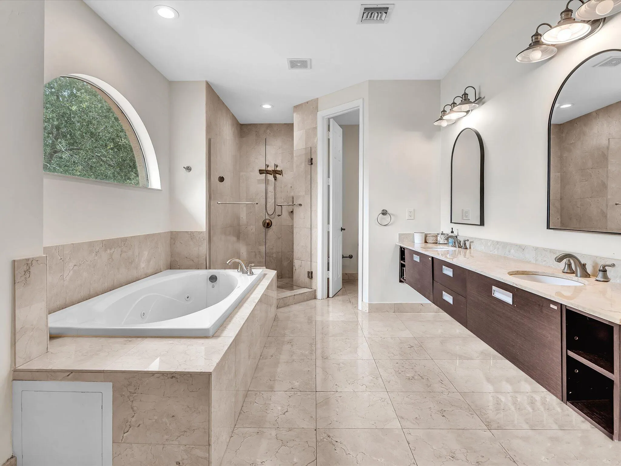 3555 Forest View Circle