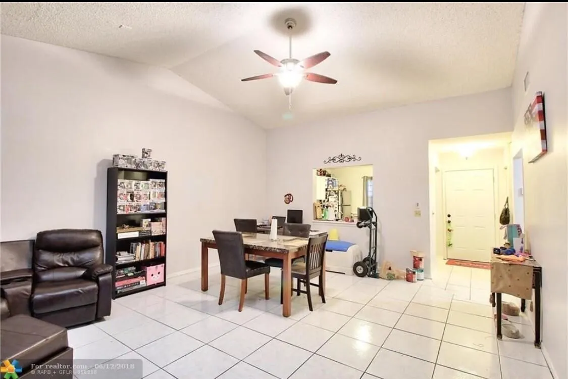 1001 Lakeview Circle, #1001