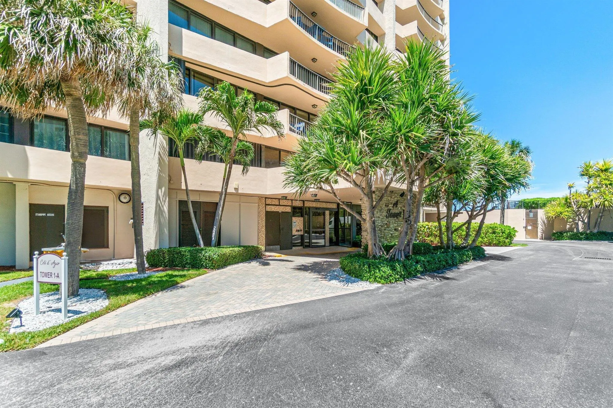 4200 N Ocean Drive, #1-1601