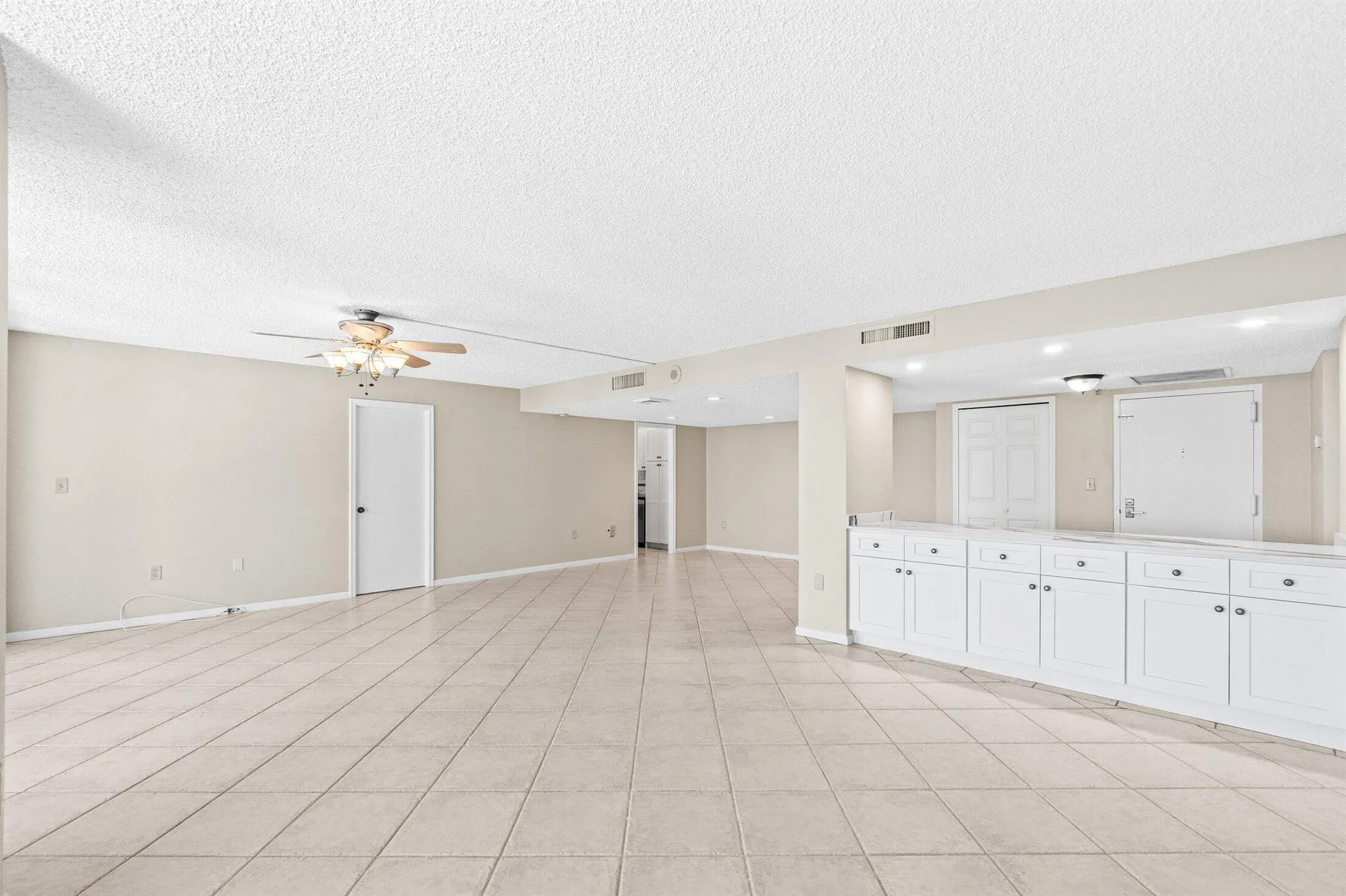 4200 N Ocean Drive, #1-1601