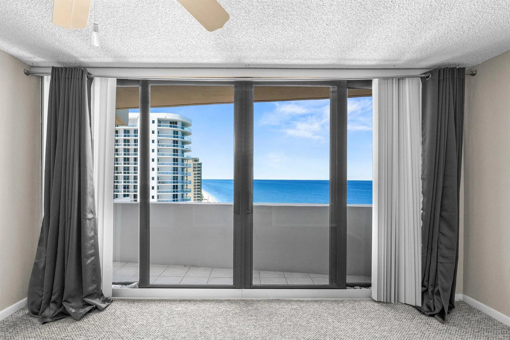 4200 N Ocean Drive, #1-1601
