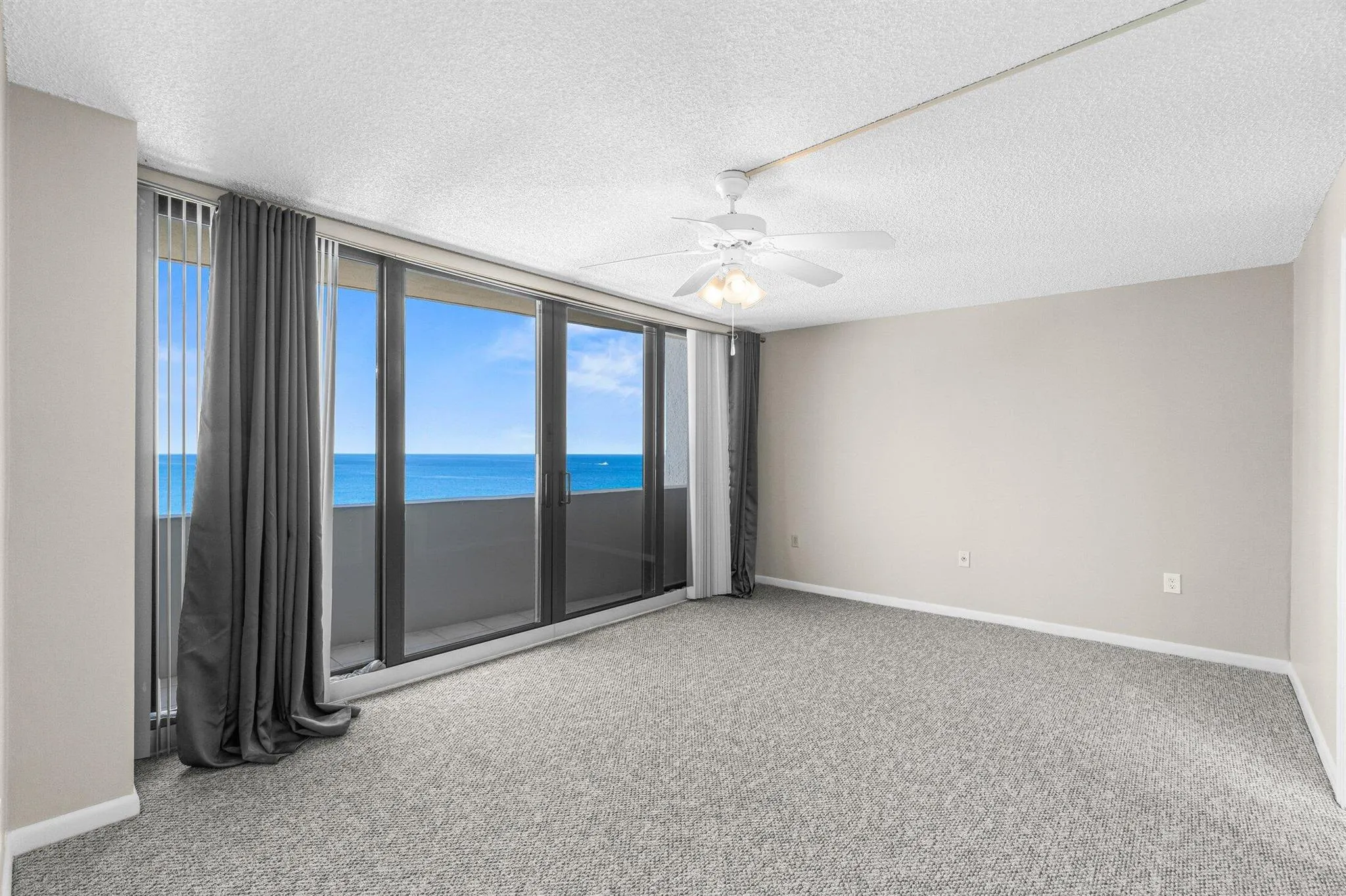 4200 N Ocean Drive, #1-1601