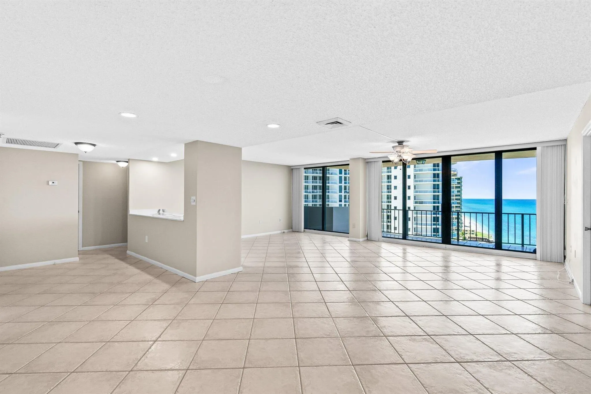 4200 N Ocean Drive, #1-1601