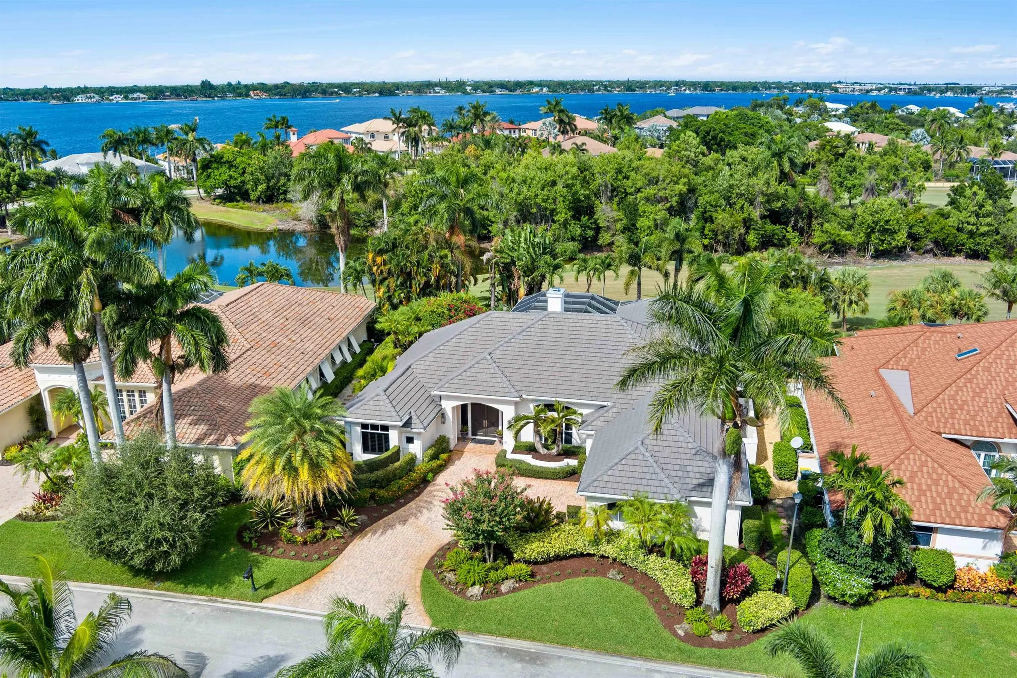 191 SW Hatteras Court
