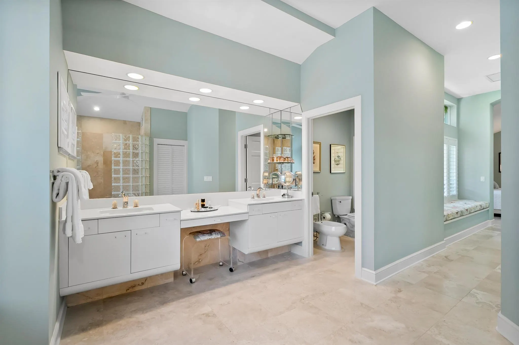 191 SW Hatteras Court