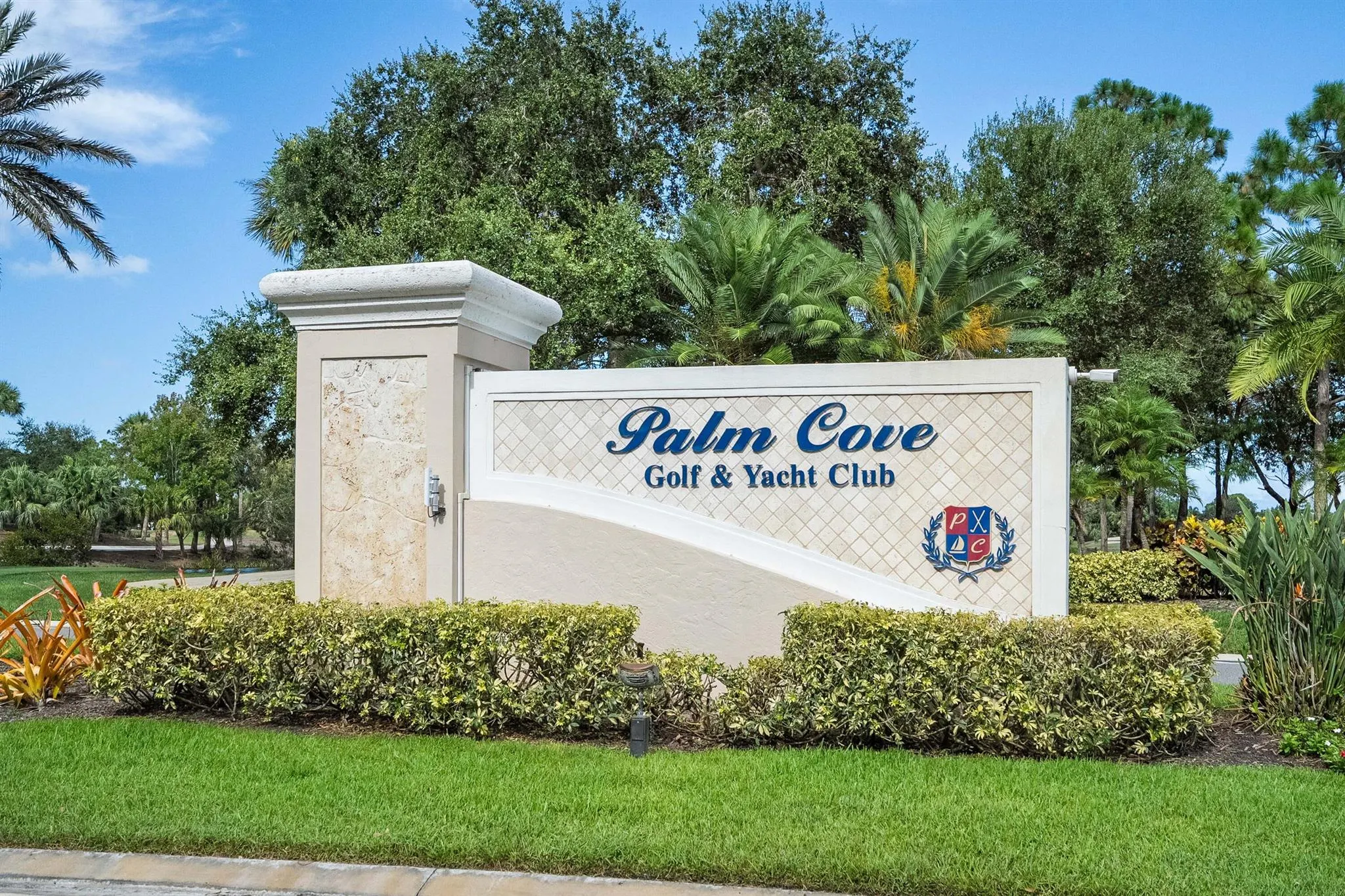 191 SW Hatteras Court
