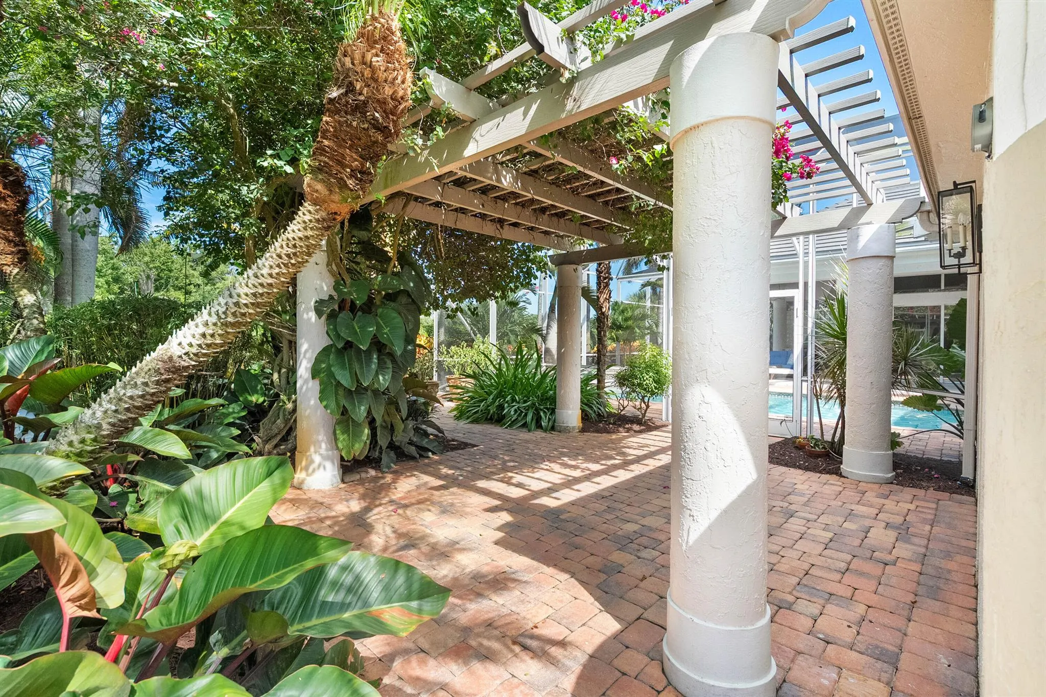 191 SW Hatteras Court