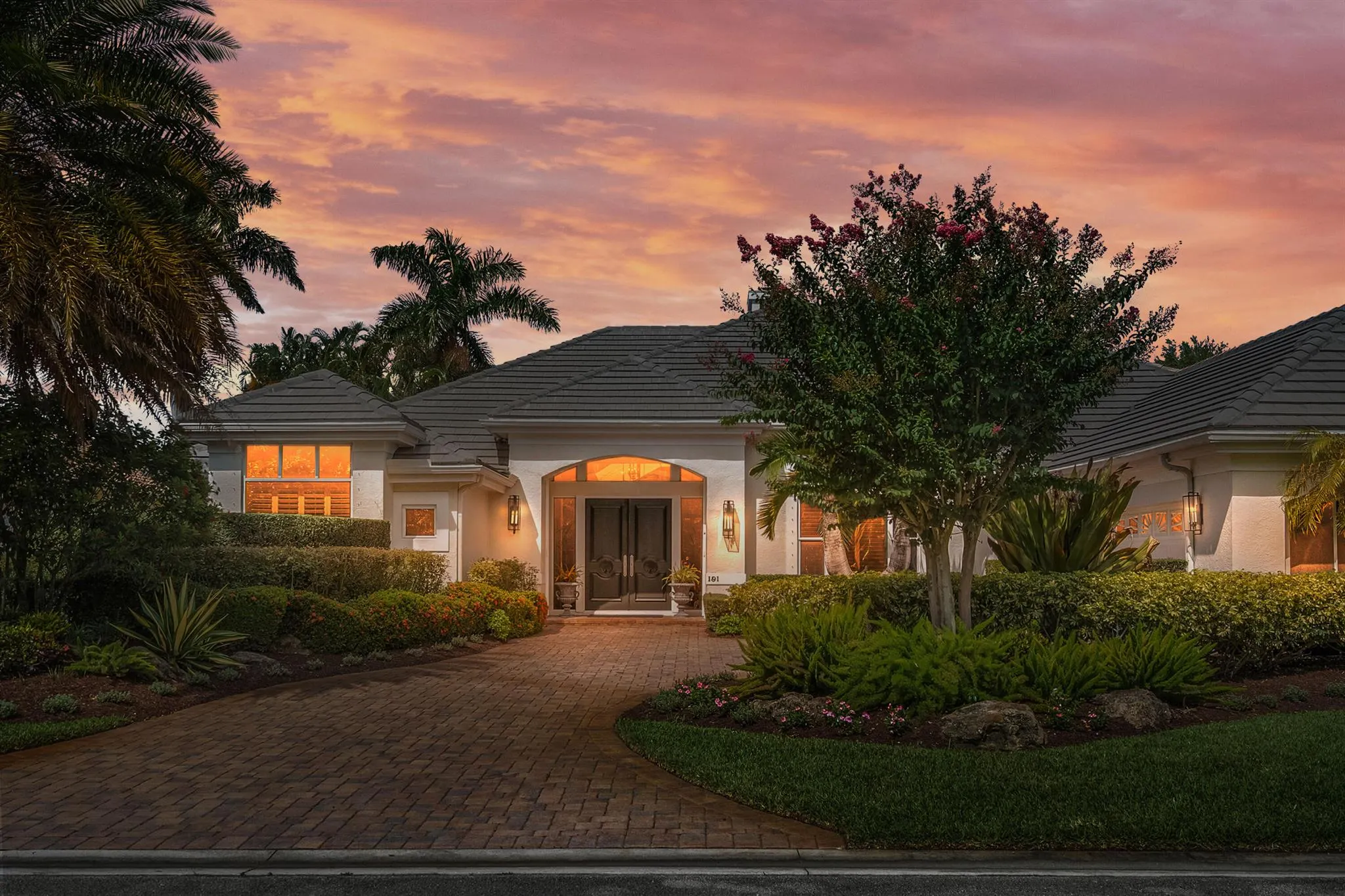 191 SW Hatteras Court