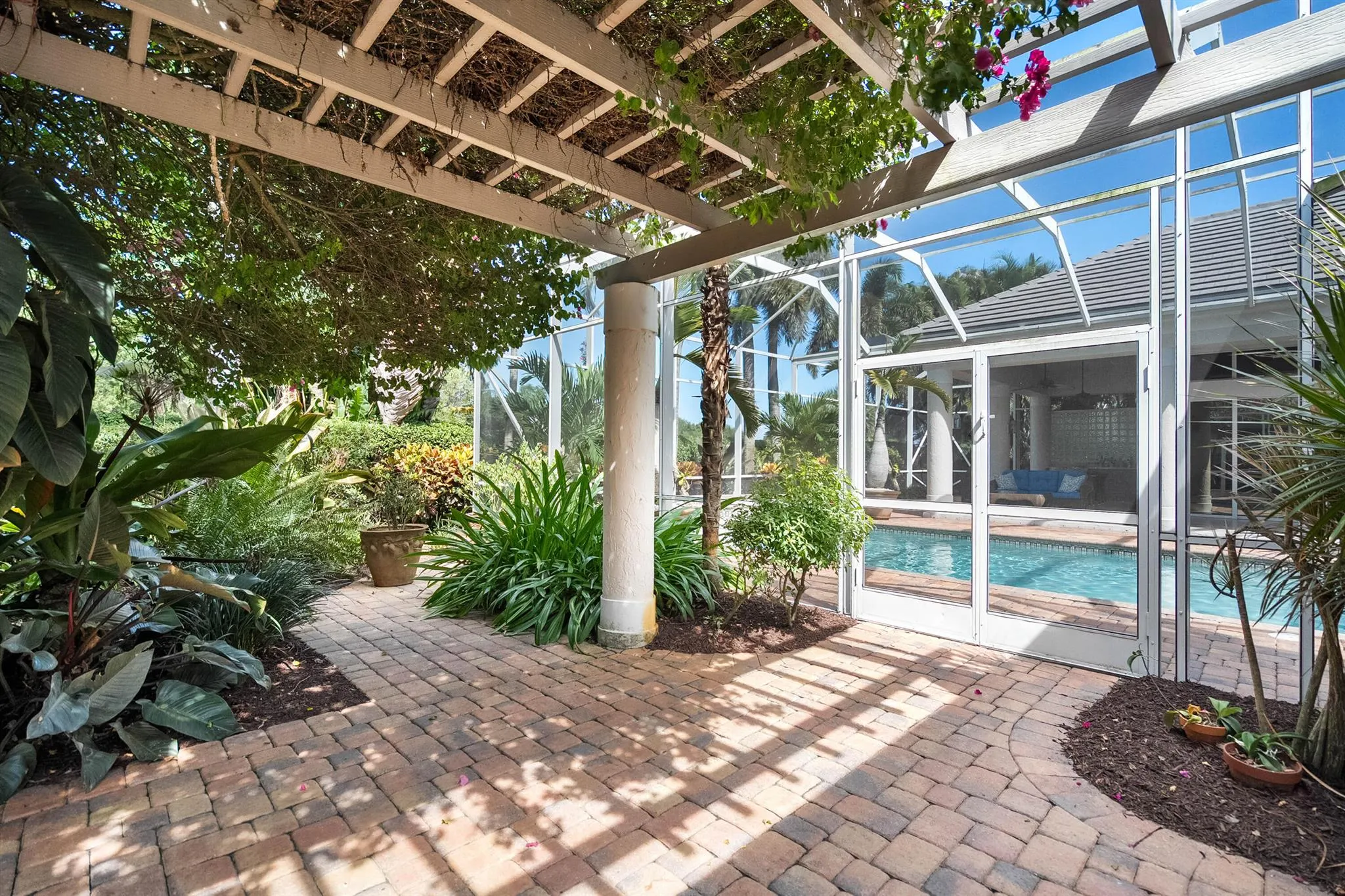 191 SW Hatteras Court