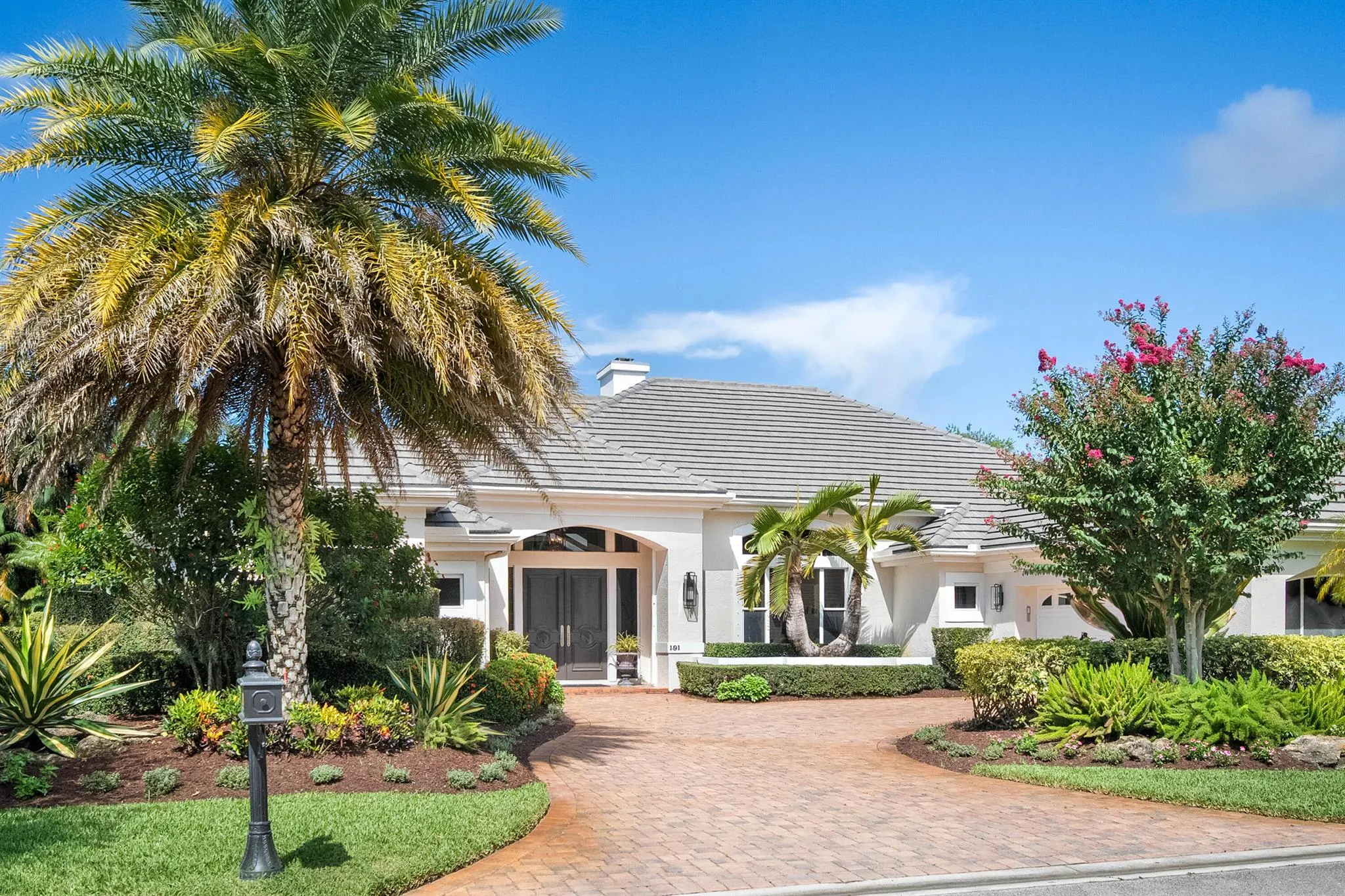 191 SW Hatteras Court