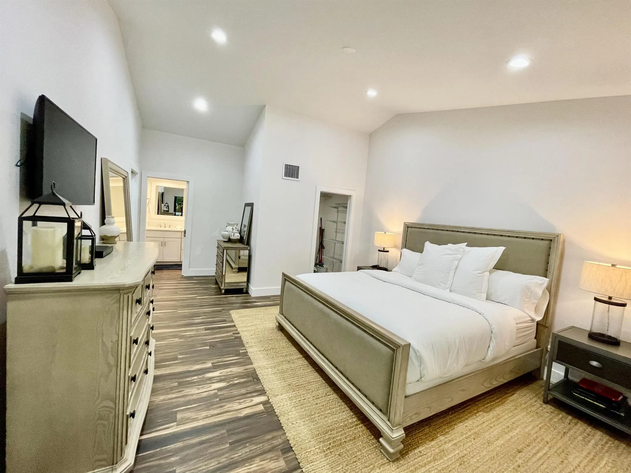 11863 Wimbledon Circle, #546