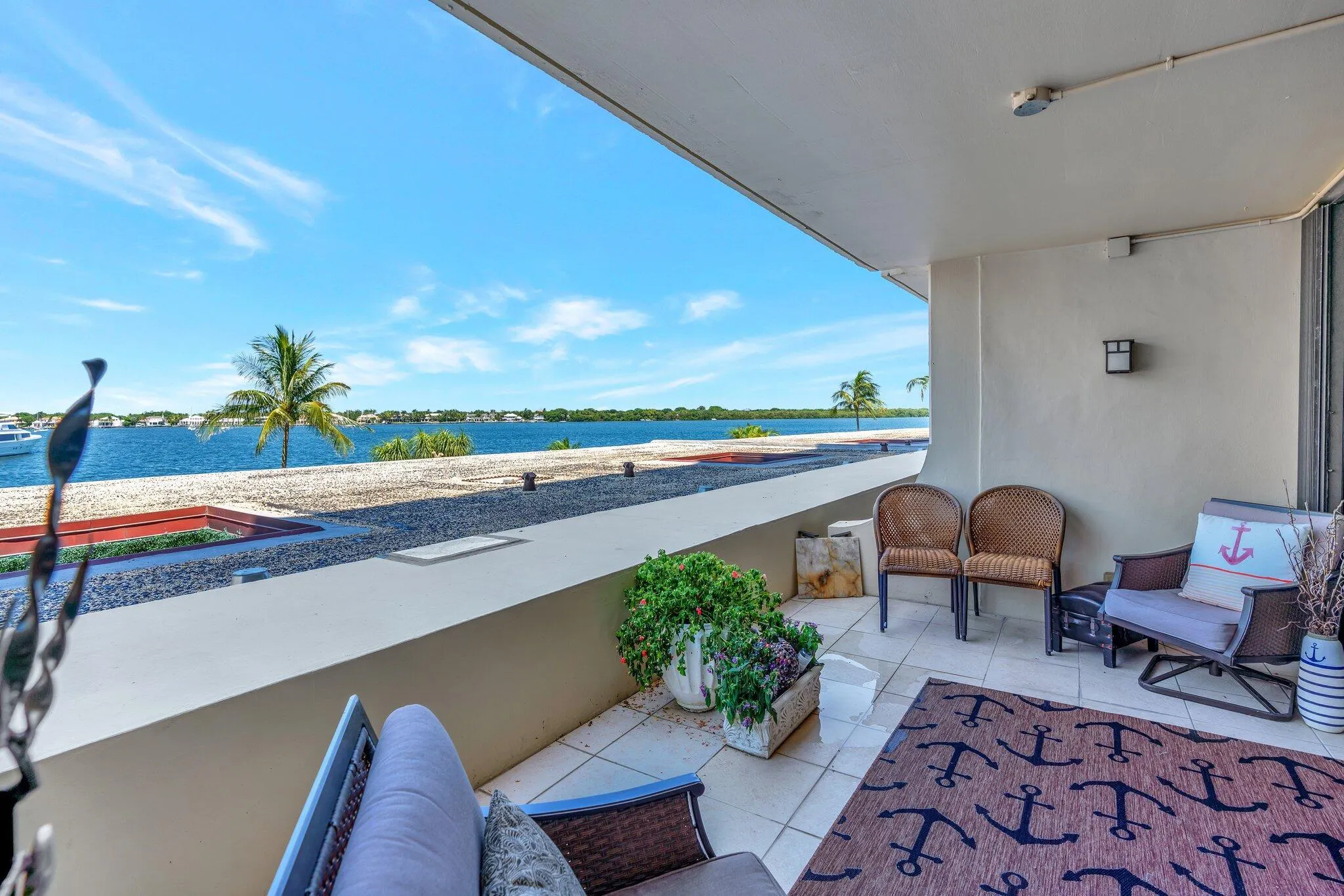 134 Lakeshore Drive, #215
