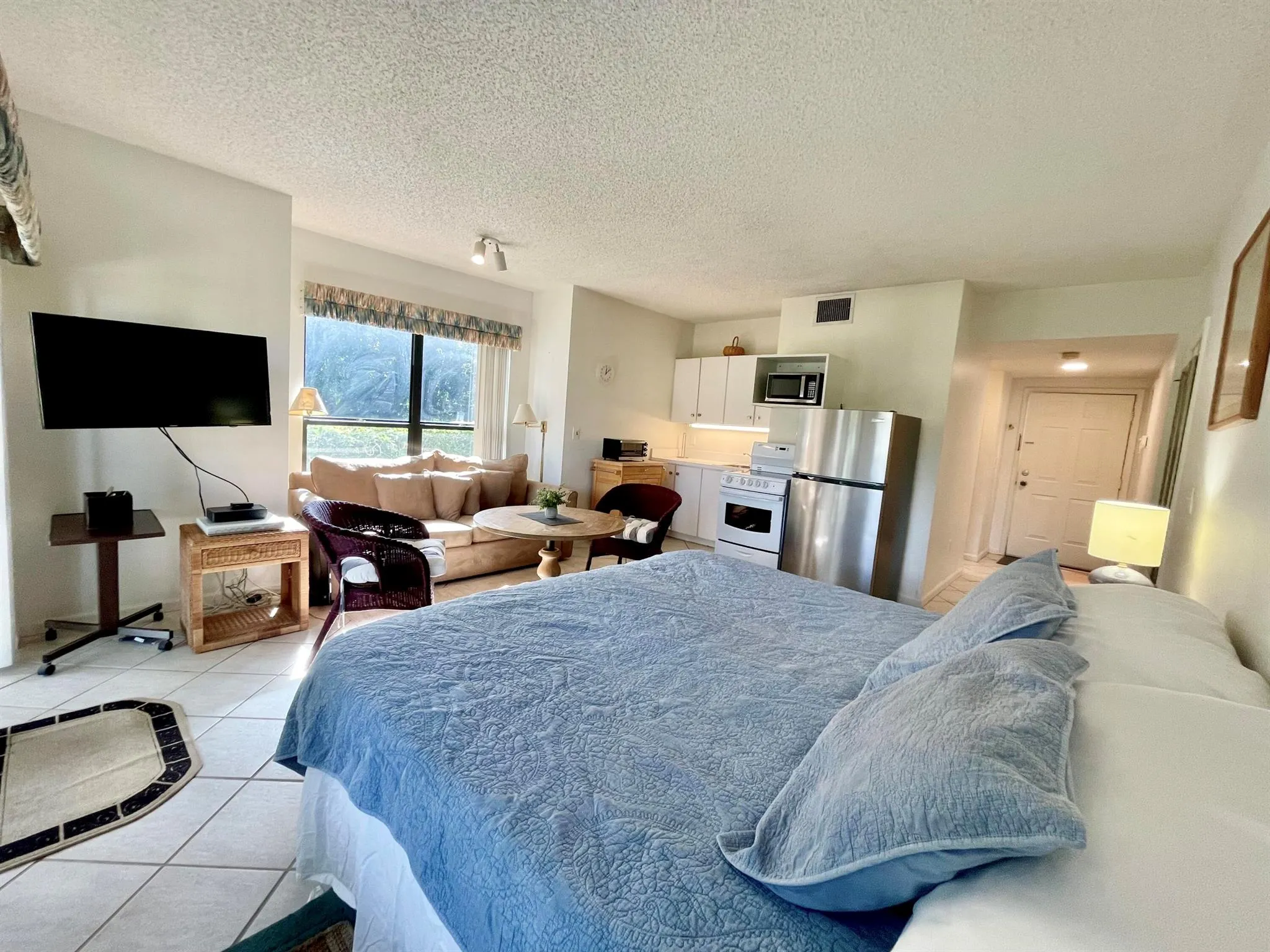 11863 Wimbledon Circle, #447