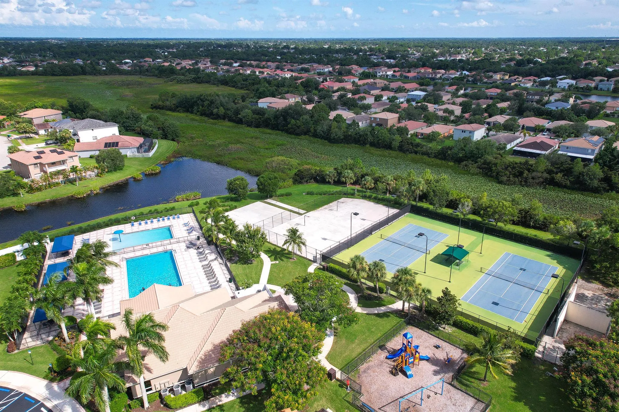 2241 SW Marshfield Court