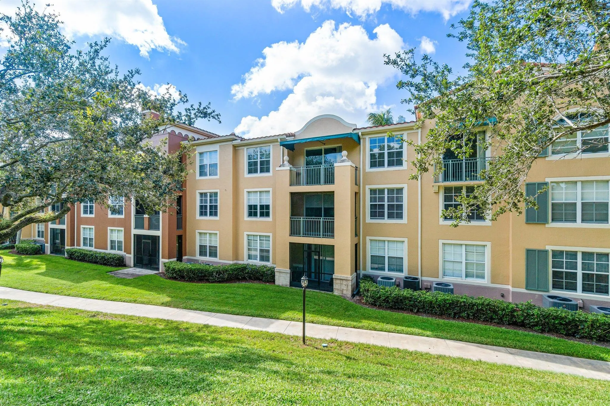 11770 Saint Andrews Place, #302