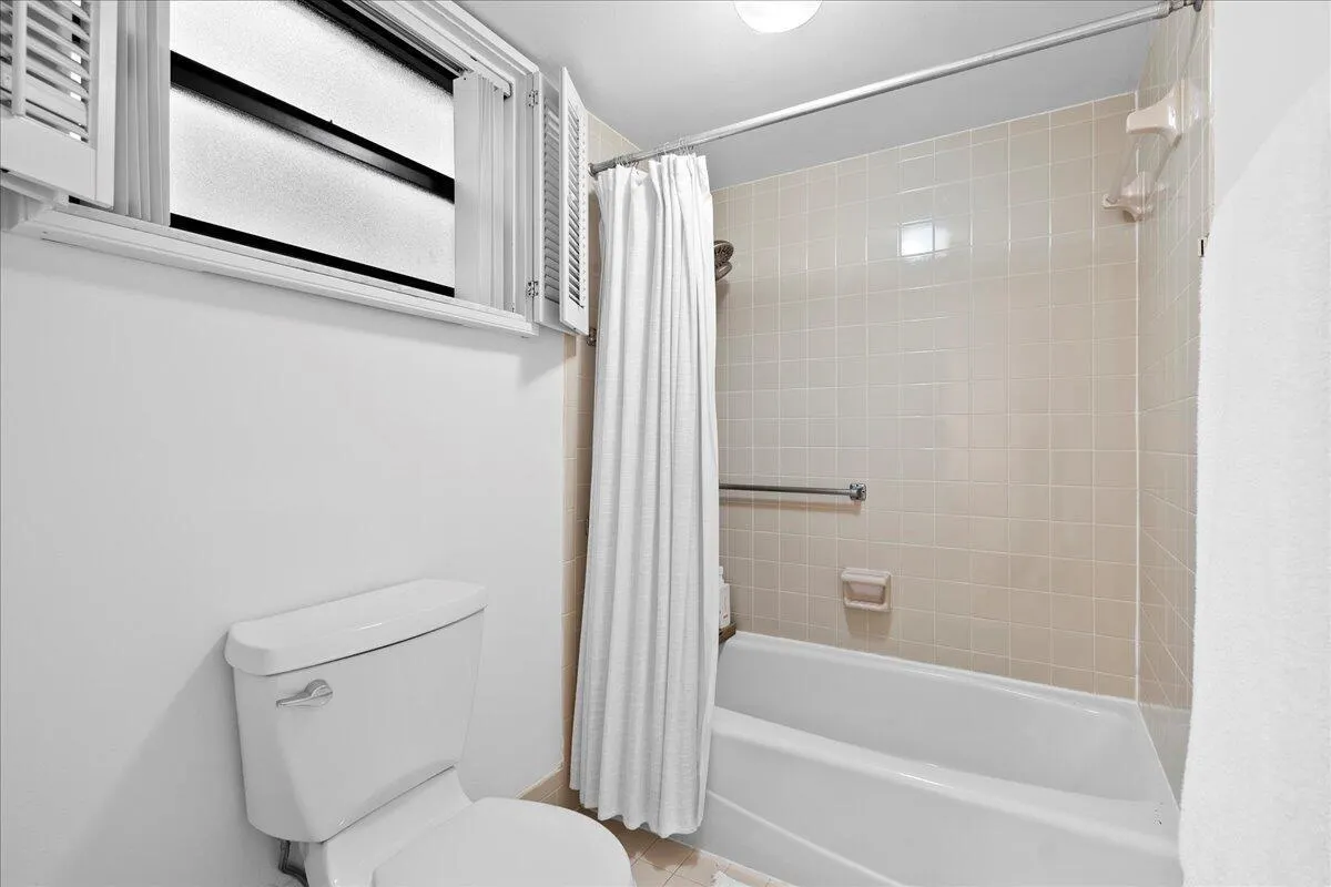 11863 Wimbledon Circle, #446