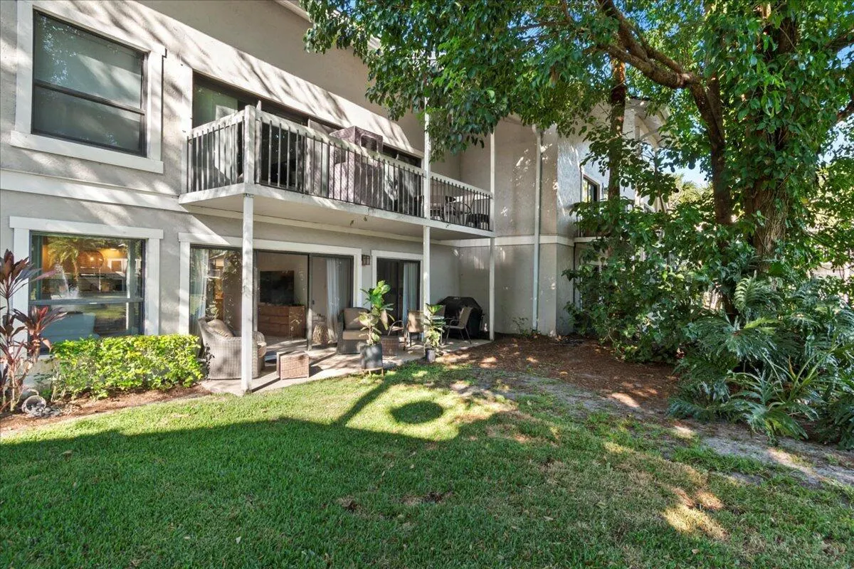 11863 Wimbledon Circle, #446