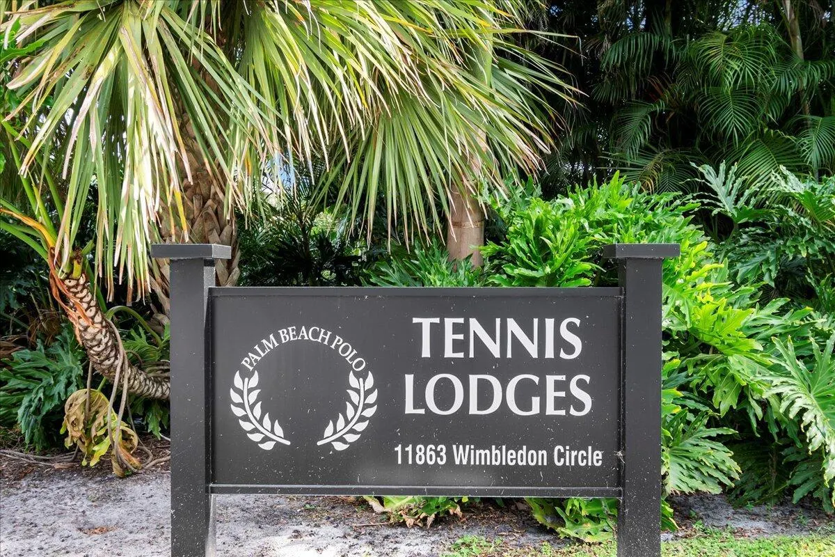 11863 Wimbledon Circle, #446