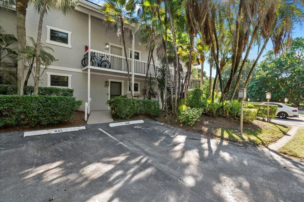 11863 Wimbledon Circle, #446