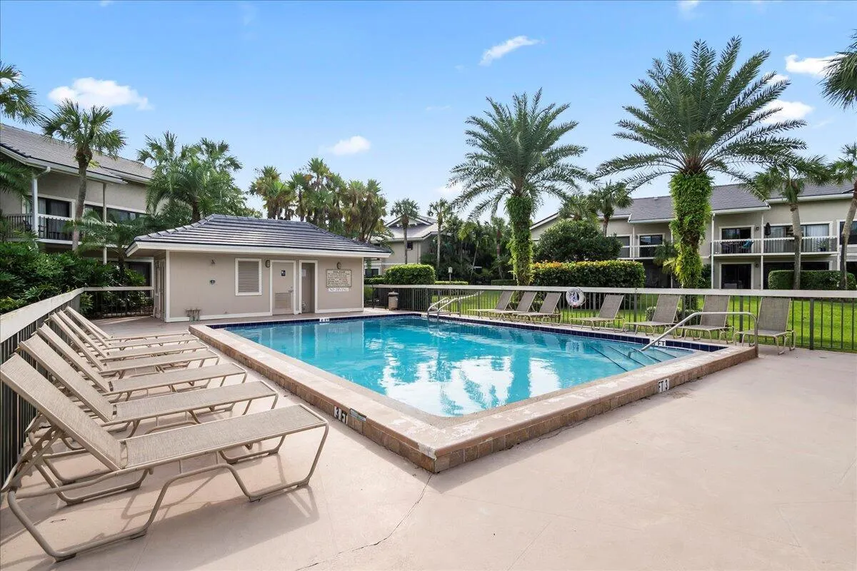 11863 Wimbledon Circle, #446