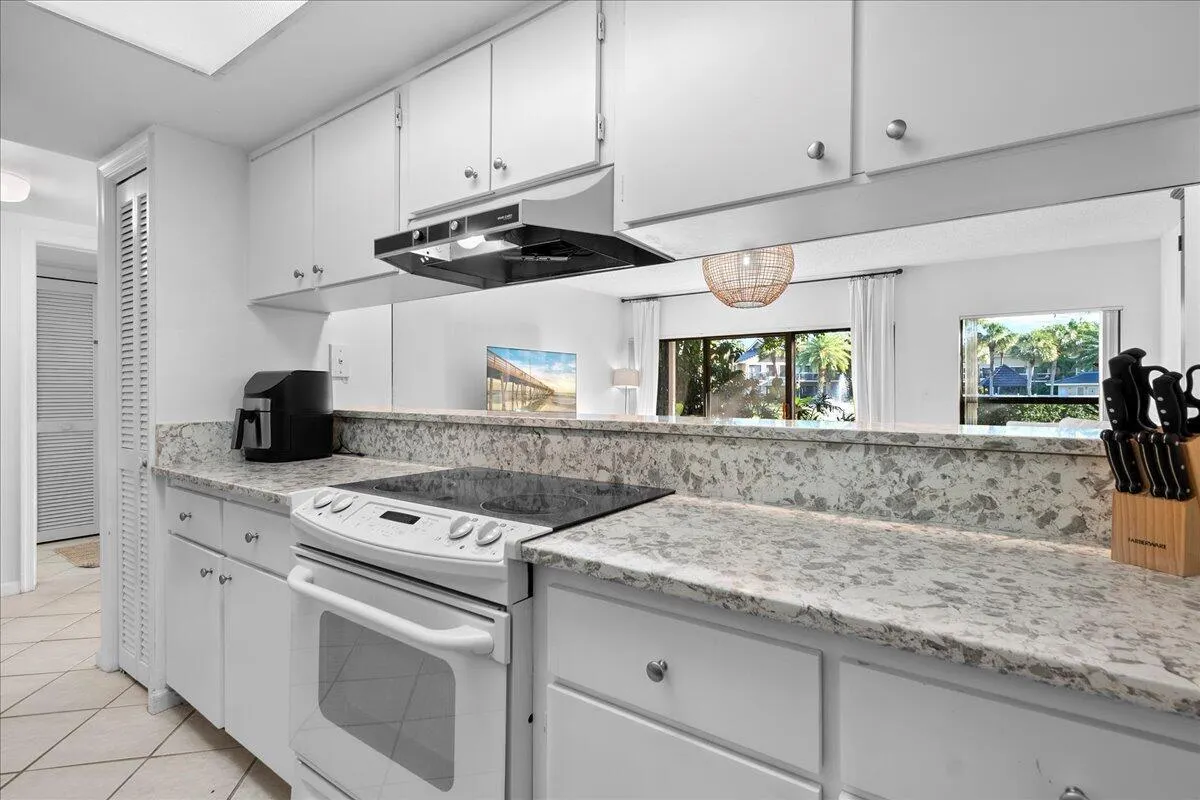 11863 Wimbledon Circle, #446