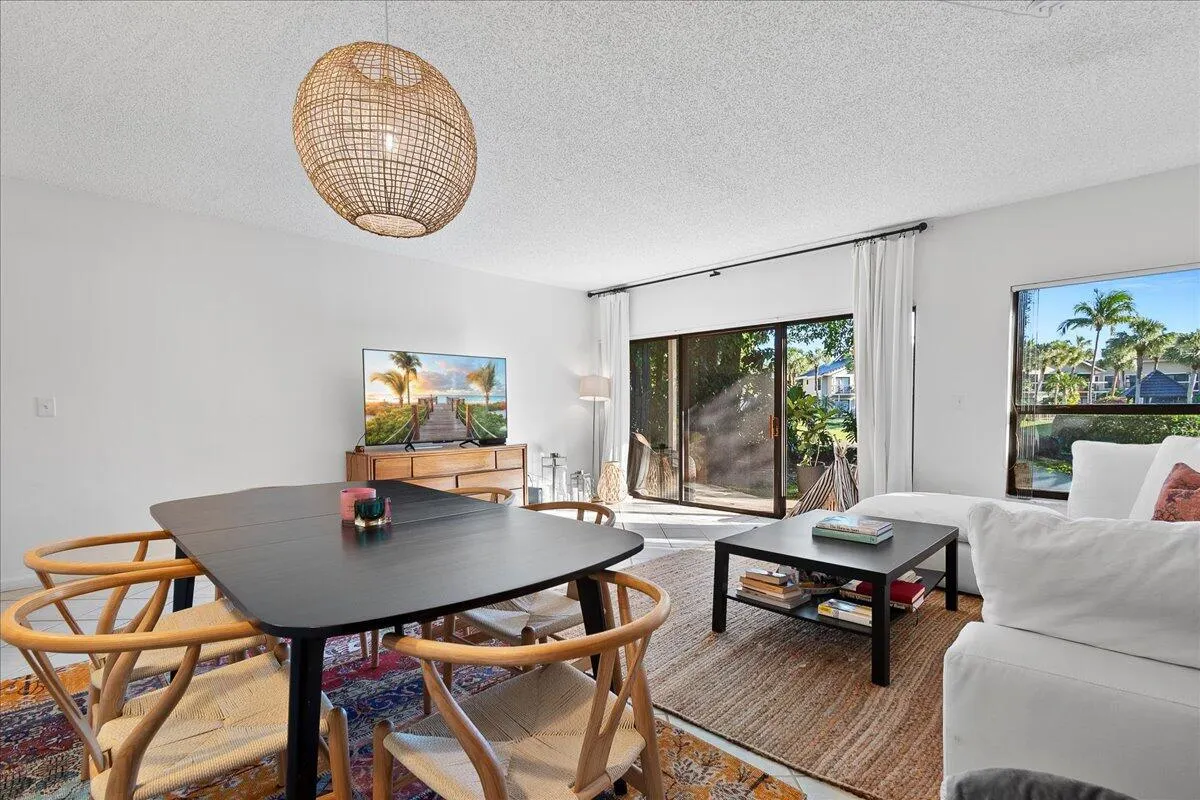 11863 Wimbledon Circle, #446