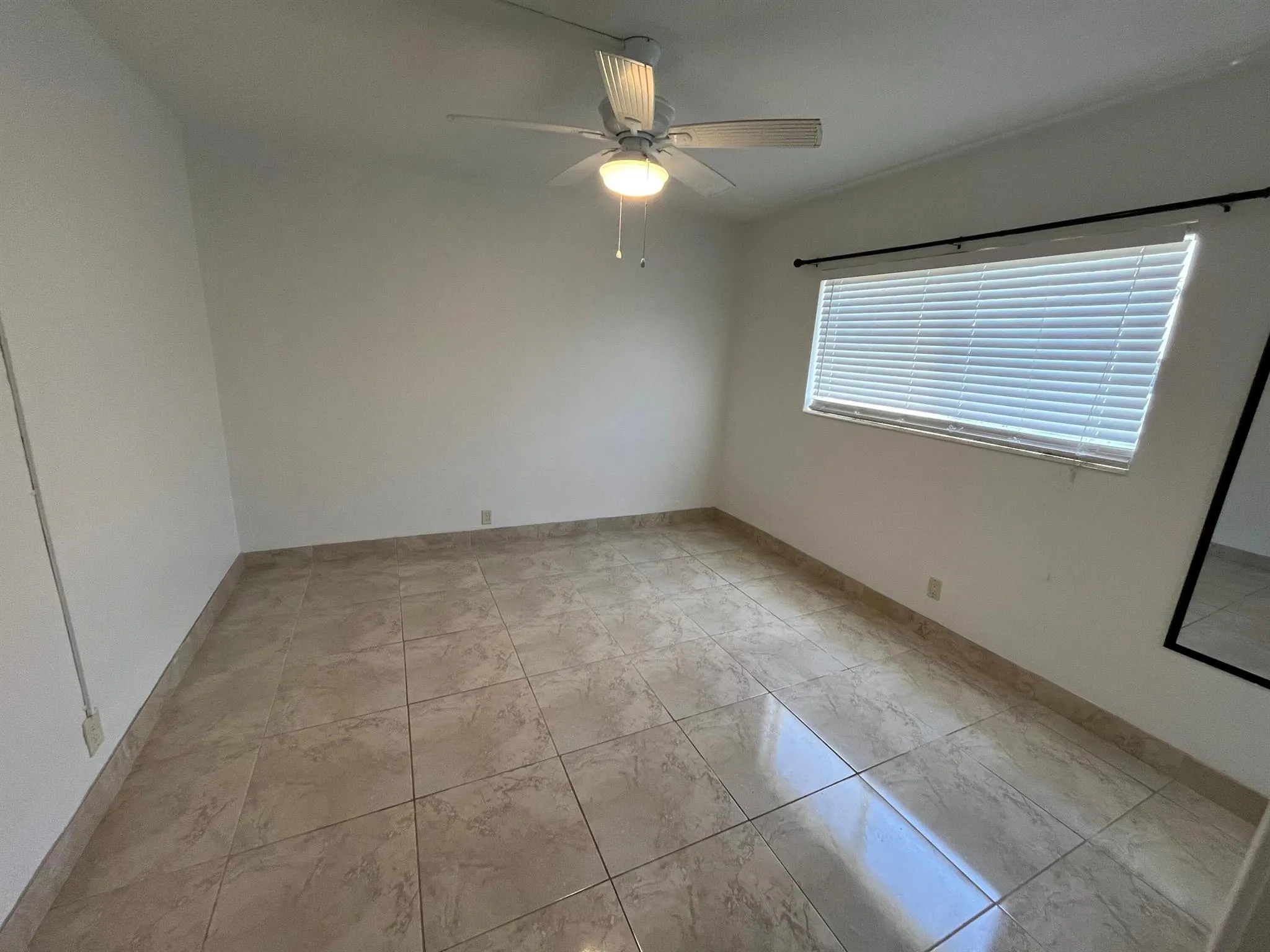3220 NE 10th Street, #4