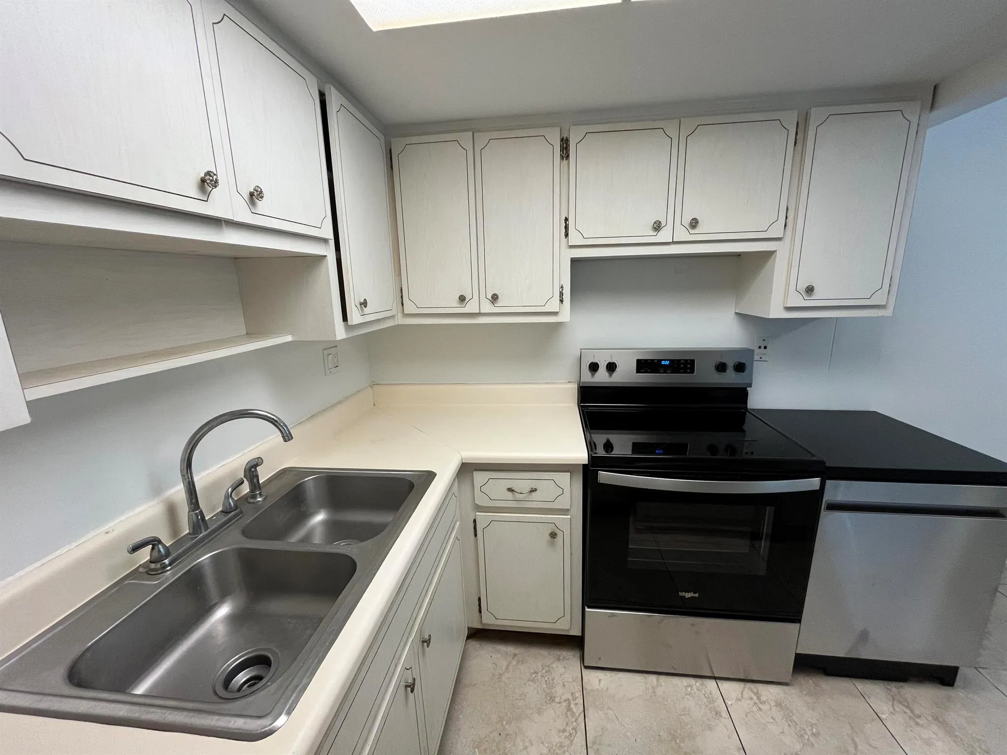 3220 NE 10th Street, #4