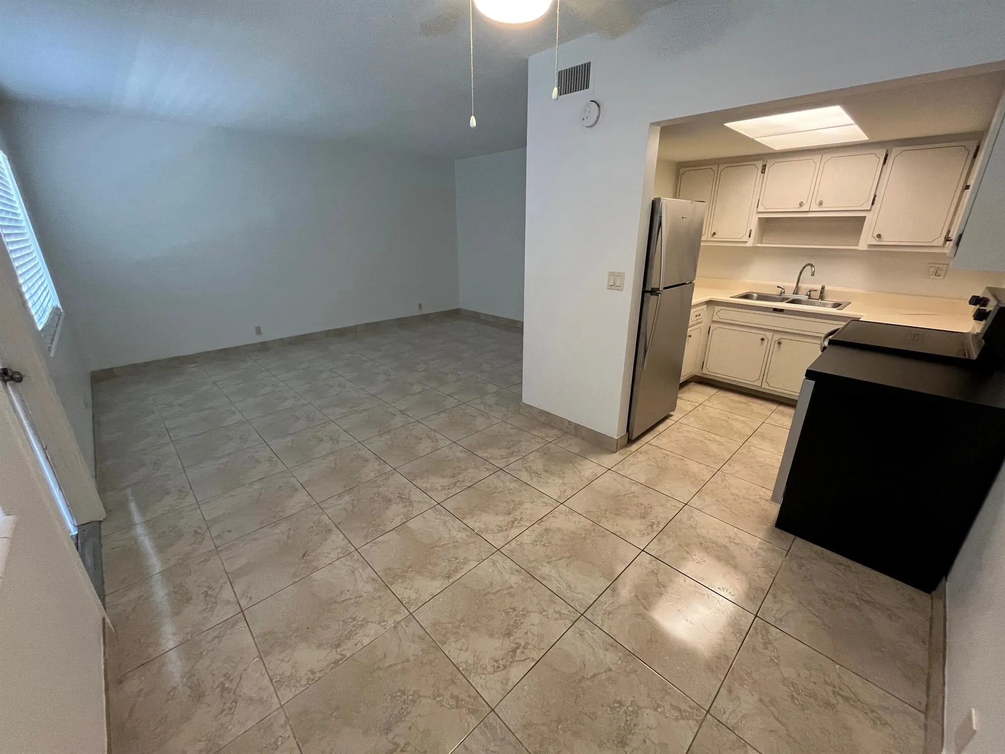 3220 NE 10th Street, #4