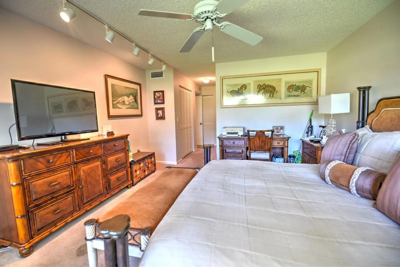28 Stratford Lane, #C