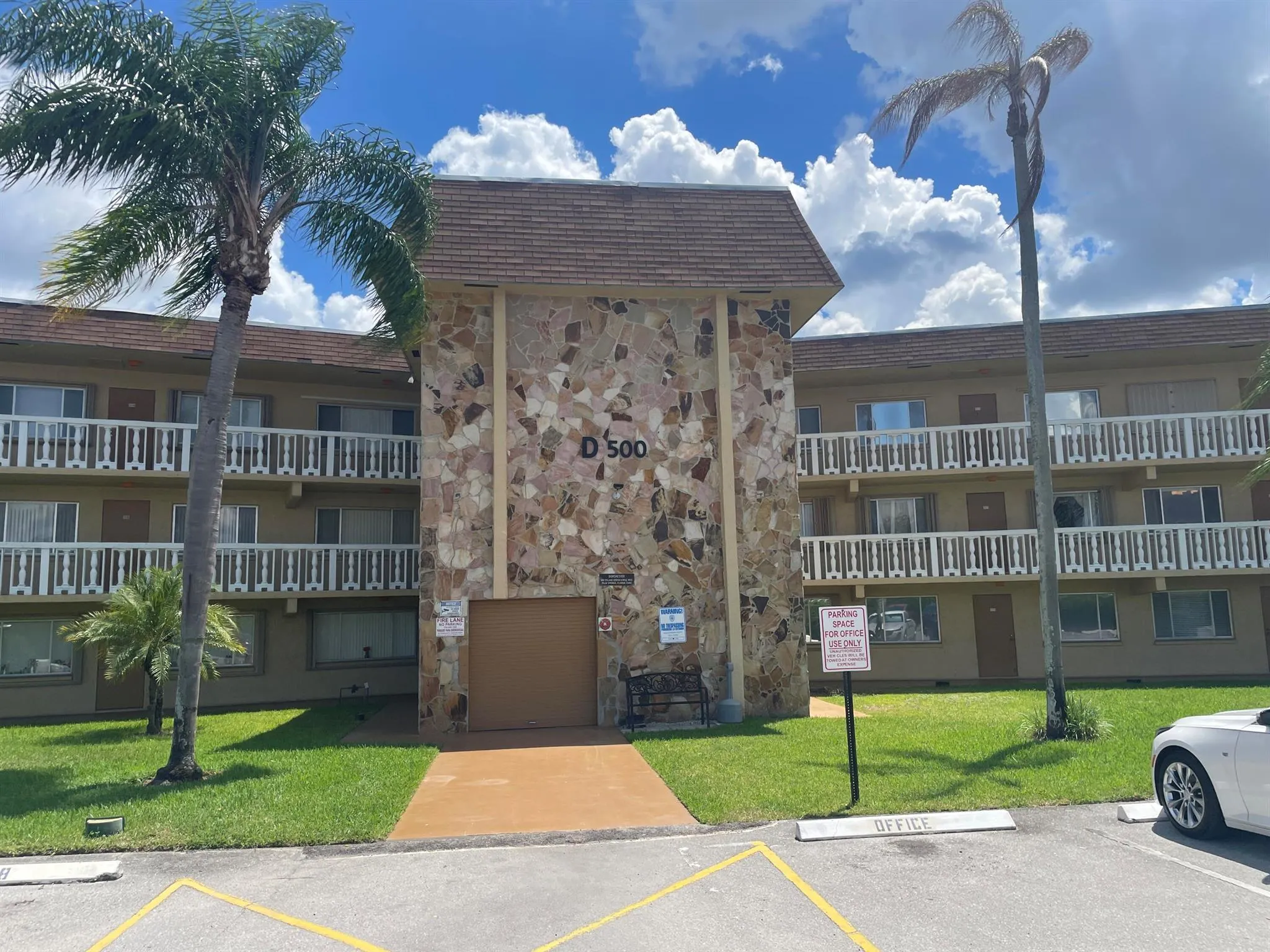 500 Village Green Circle W, #212