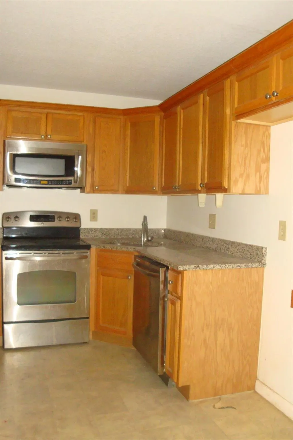 713 Sunny Pine Way, #G1