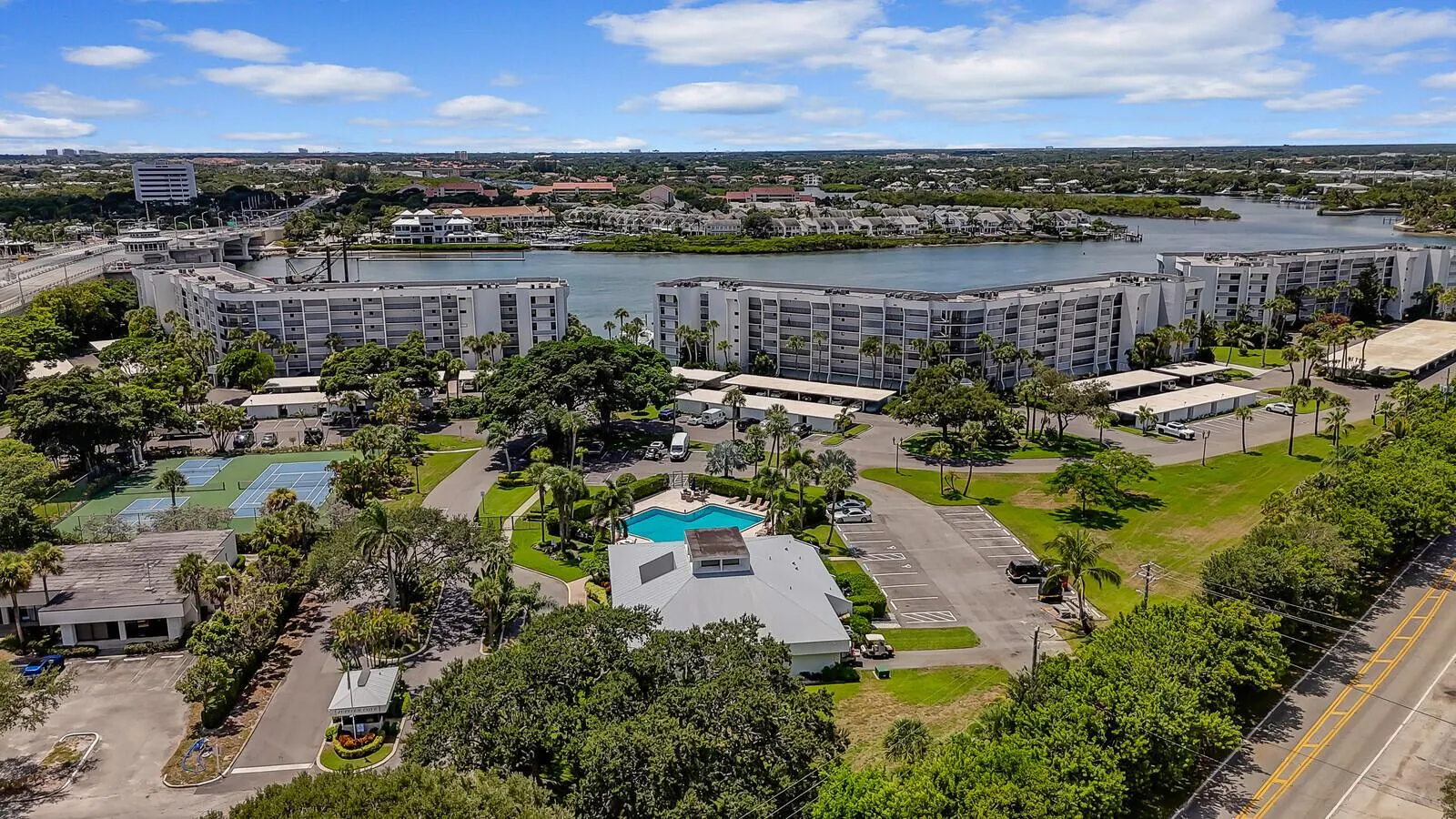 1748 Jupiter Cove Drive, #221
