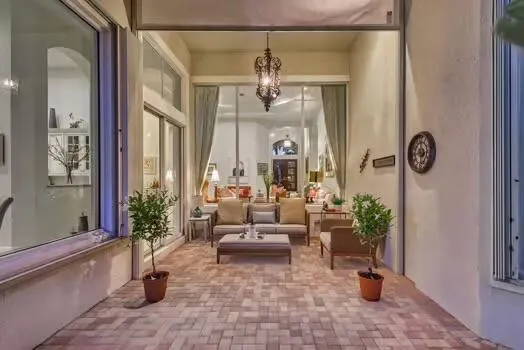 802 Floret Drive
