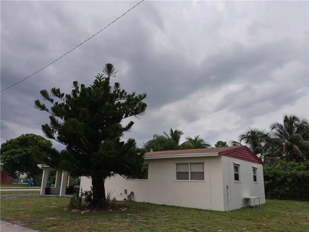 201 NE 14th Avenue