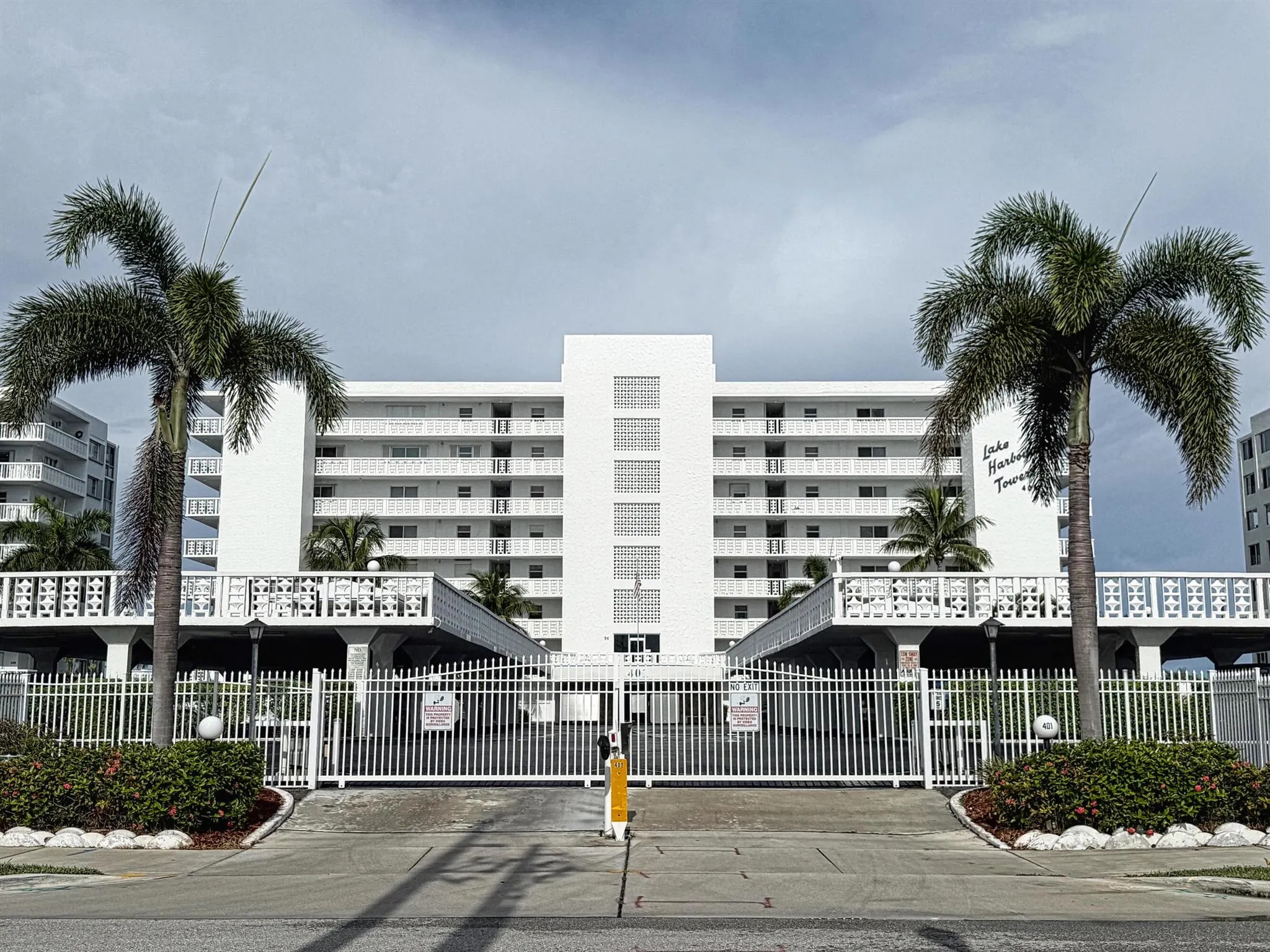 401 Lake Shore Drive, #801
