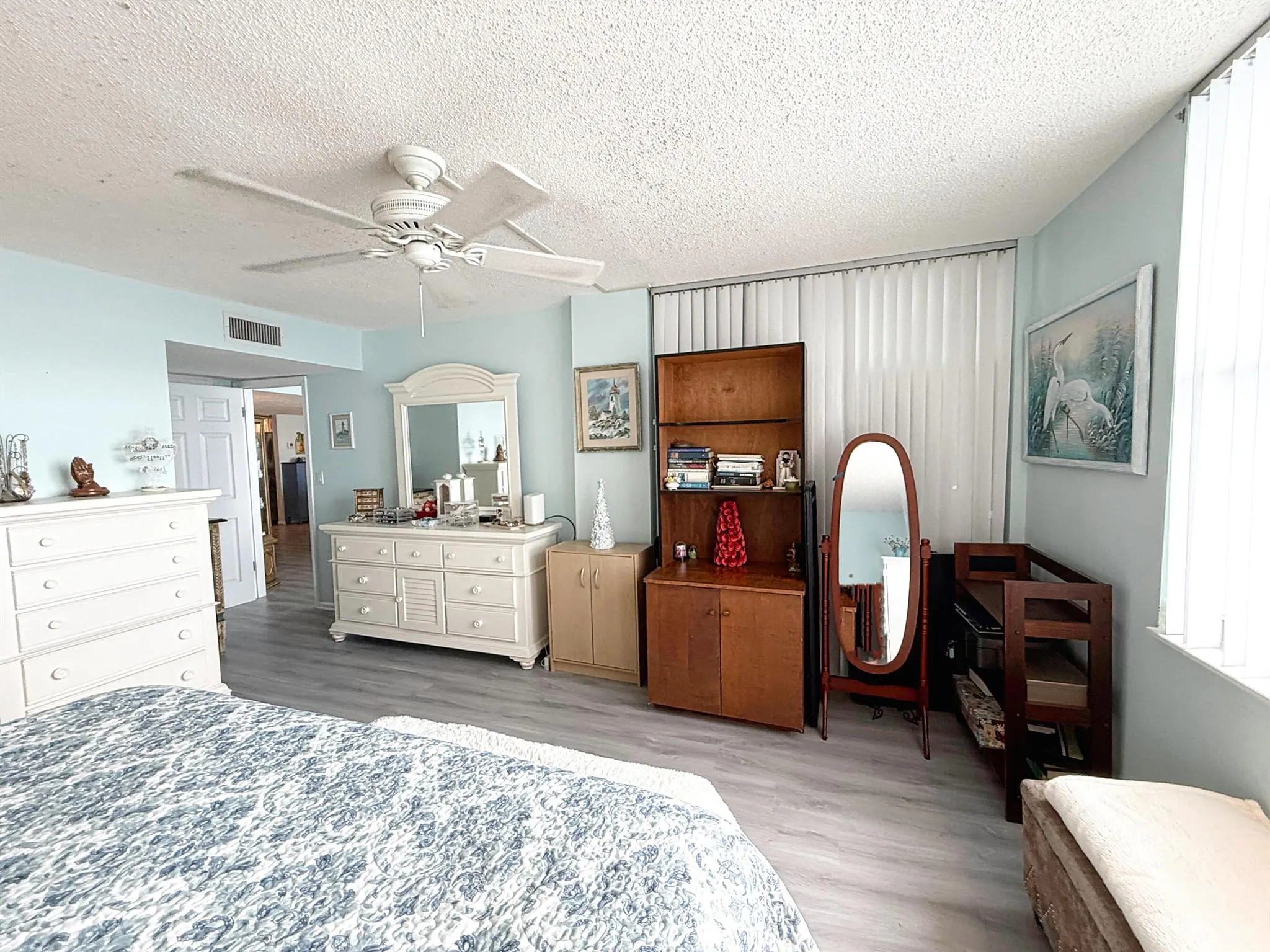 401 Lake Shore Drive, #801