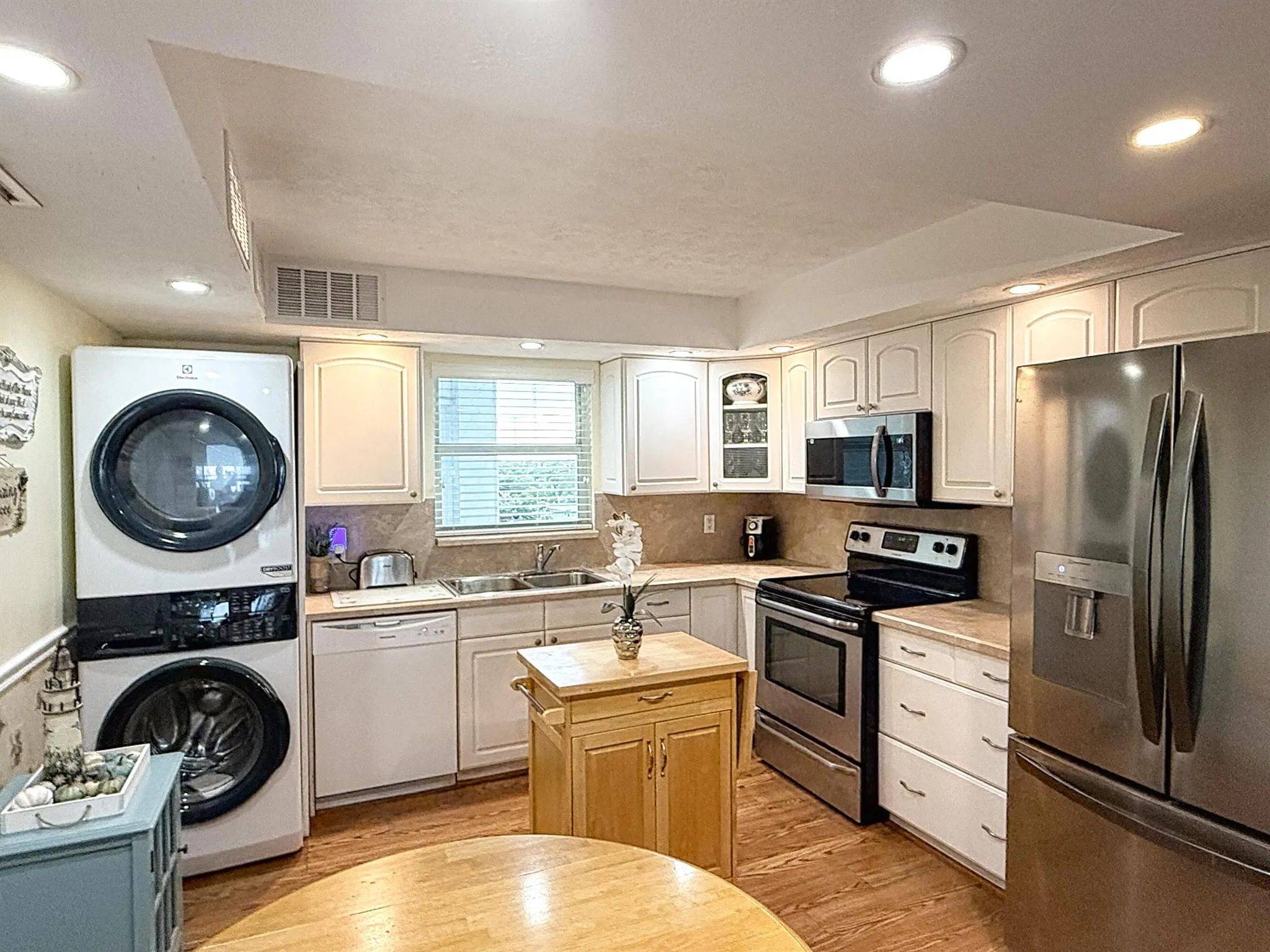 401 Lake Shore Drive, #801
