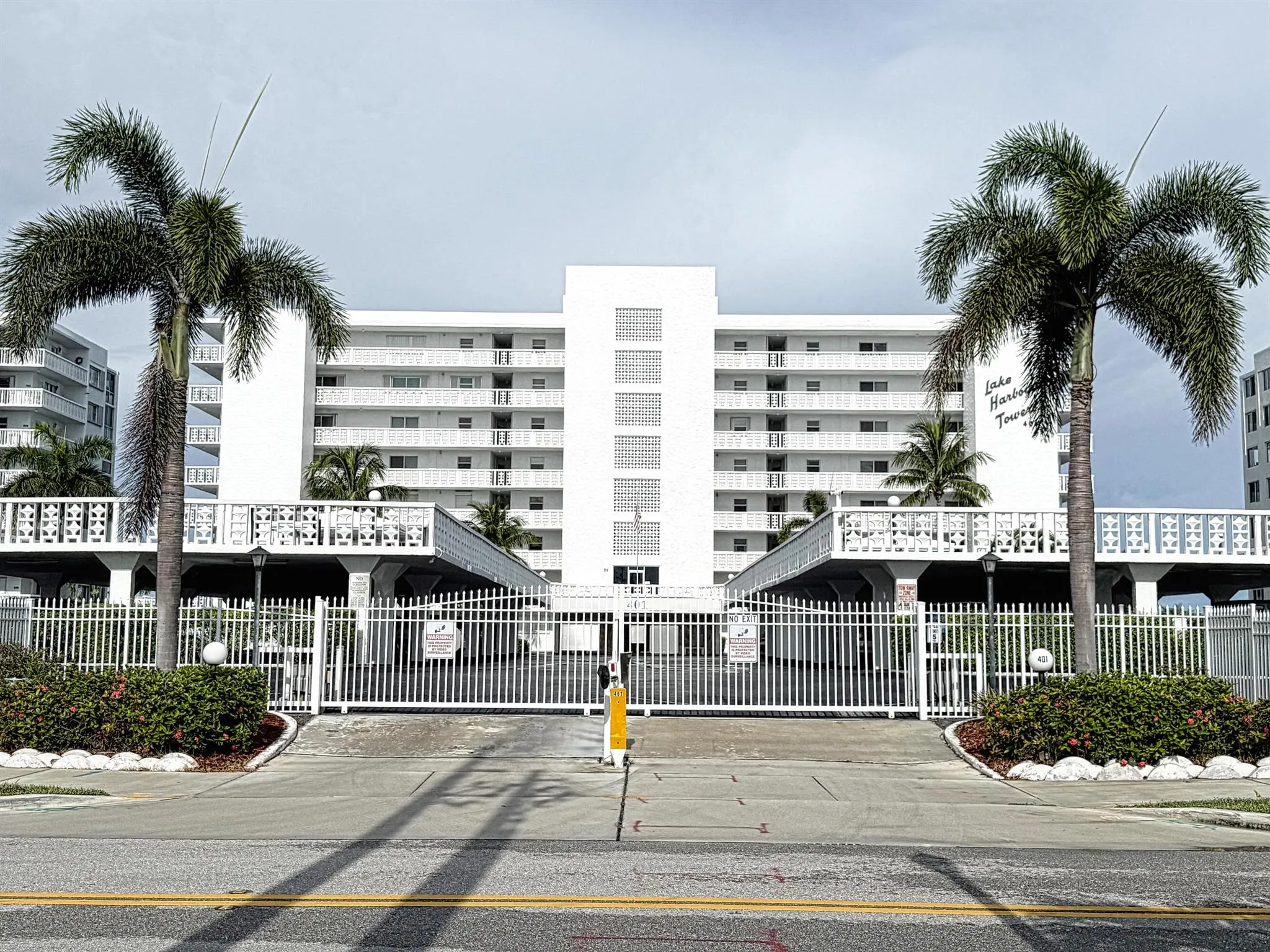 401 Lake Shore Drive, #801