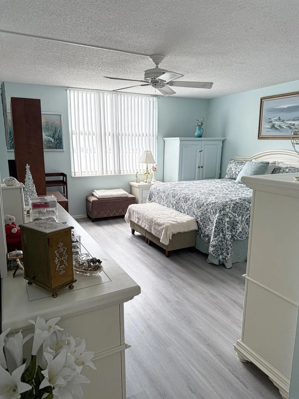 401 Lake Shore Drive, #801