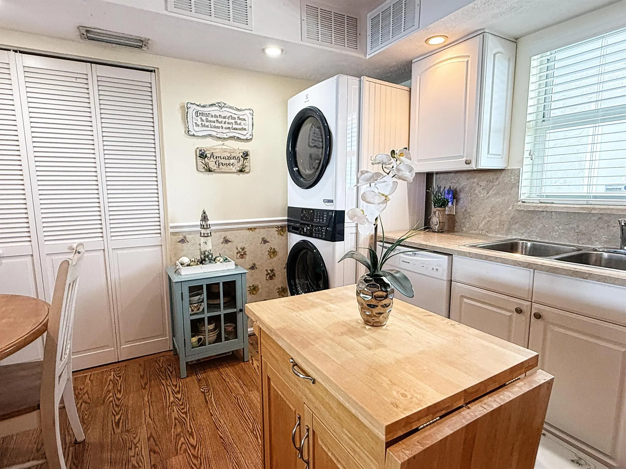 401 Lake Shore Drive, #801