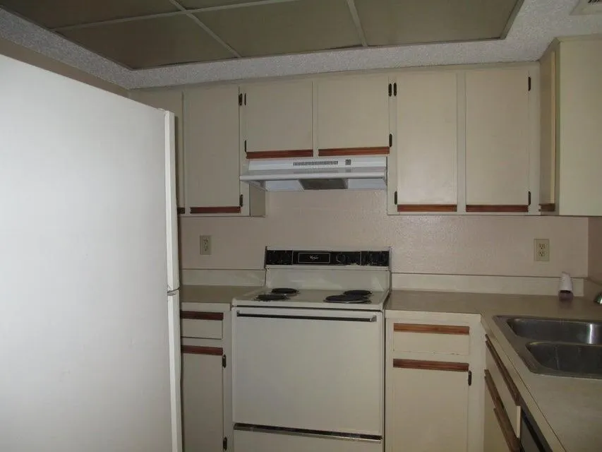 1512 SE Royal Green Circle, #H-202