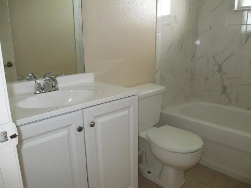 1512 SE Royal Green Circle, #H-202