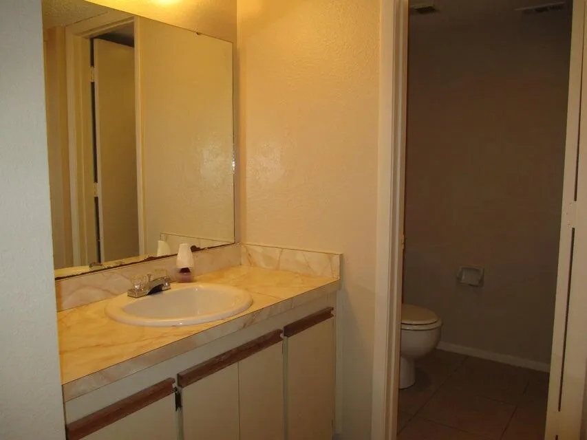 1512 SE Royal Green Circle, #H-202