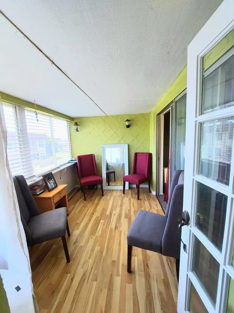 12019 W Greenway Dr, #203