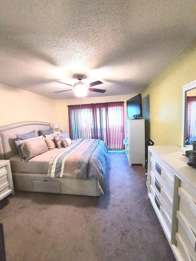 12019 W Greenway Dr, #203