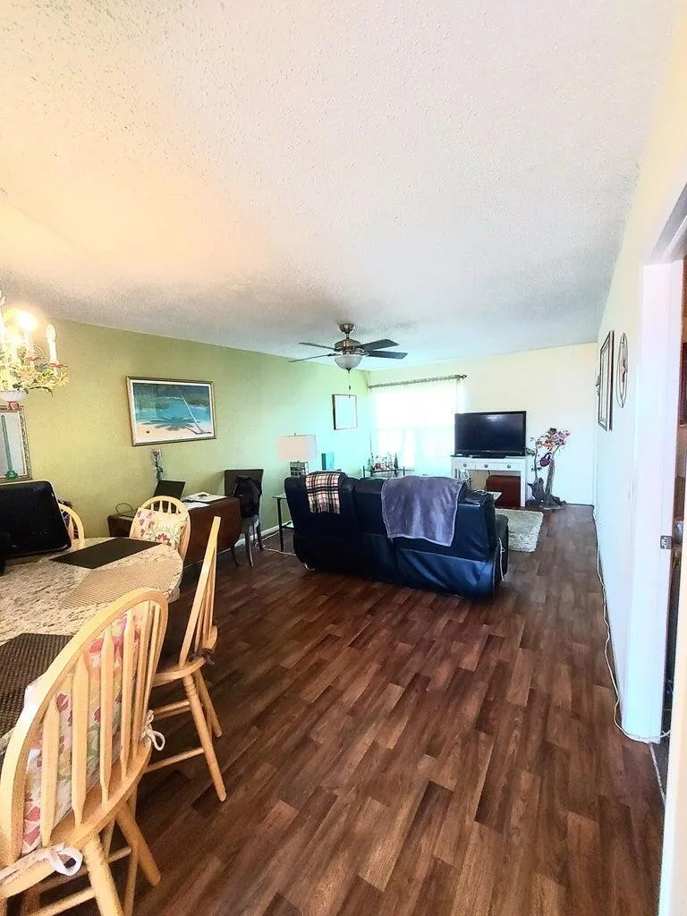 12019 W Greenway Dr, #203