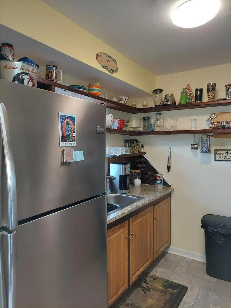 12019 W Greenway Dr, #203