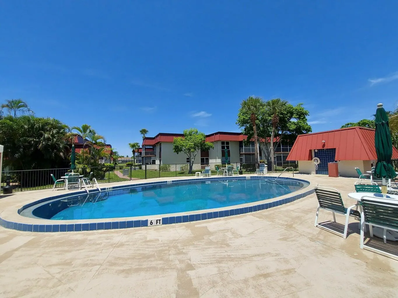 12019 W Greenway Dr, #203