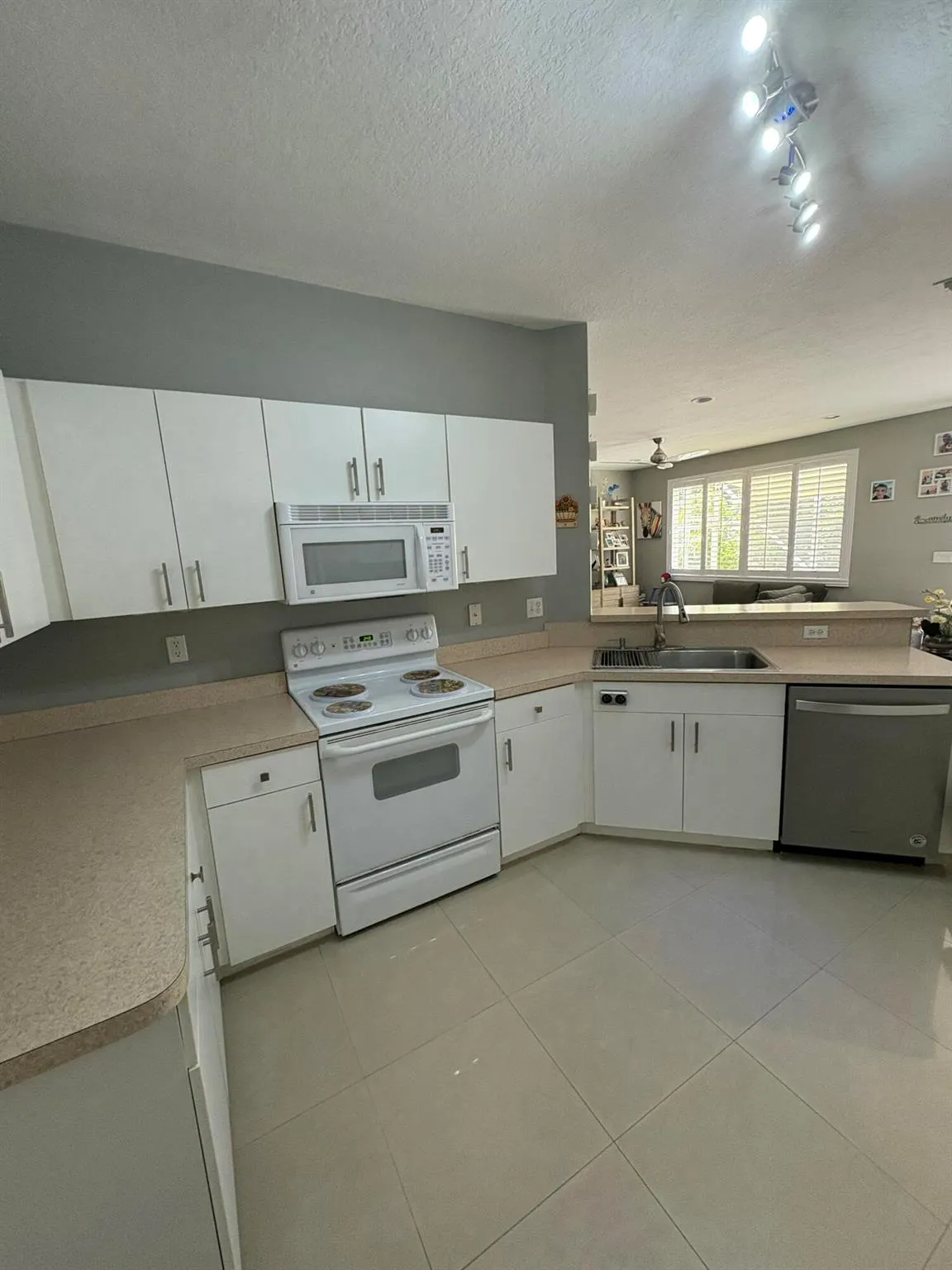 9205 Villa Palma Lane